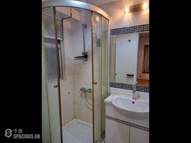 Mong Kok - Shun Fung Building 26
