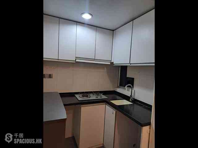 Mong Kok - Shun Fung Building 27