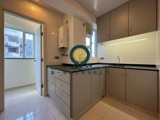 Mid Levels West - Bonanza Court 02