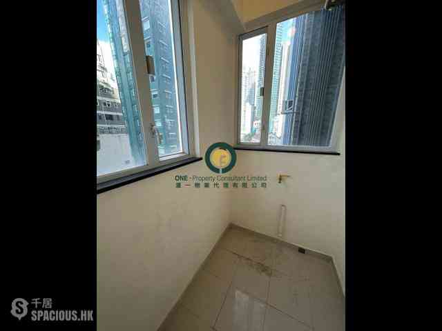 Mid Levels West - Bonanza Court 03