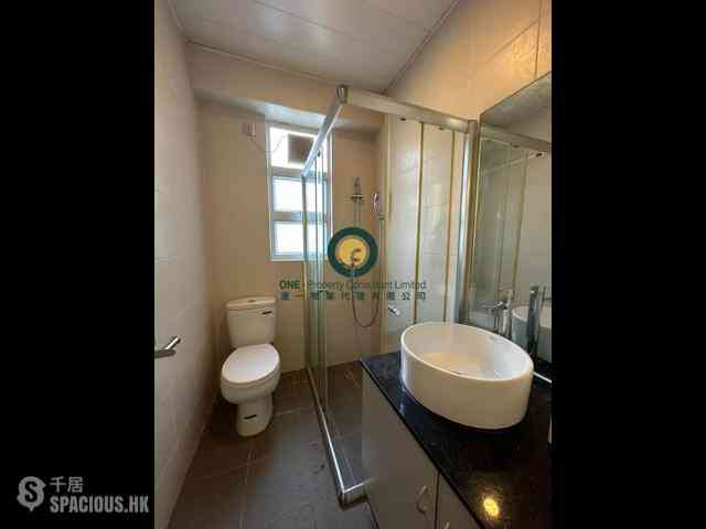 Mid Levels West - Bonanza Court 04