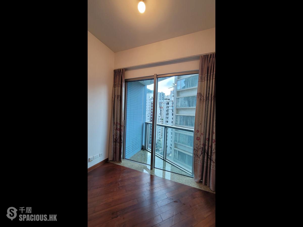 Wan Chai - The Avenue 01