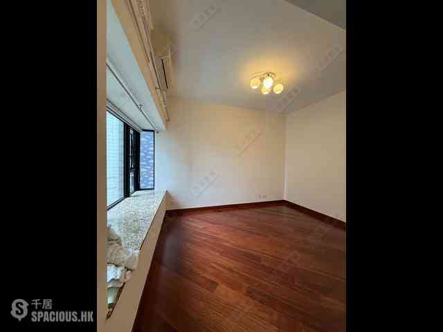 West Kowloon - The Arch 02