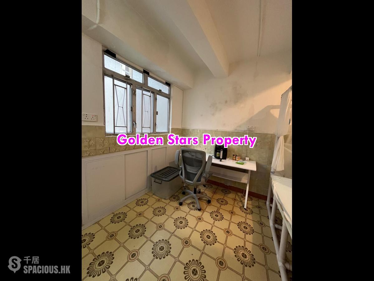 Sai Ying Pun - 21, Tsz Mi Alley 01