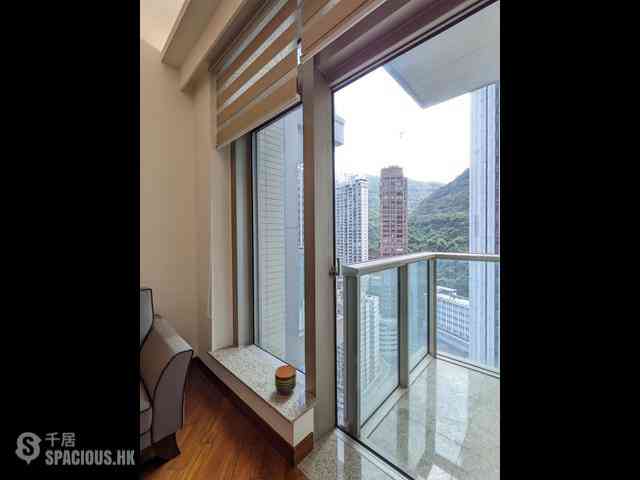 Wan Chai - The Avenue 02