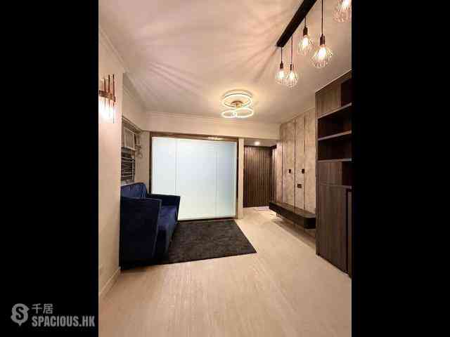To Kwa Wan - Wyler Gardens Phase 1 Chong Chien Court Block G 01