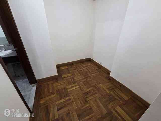 Mid Levels Central - Tregunter Tower 3 06