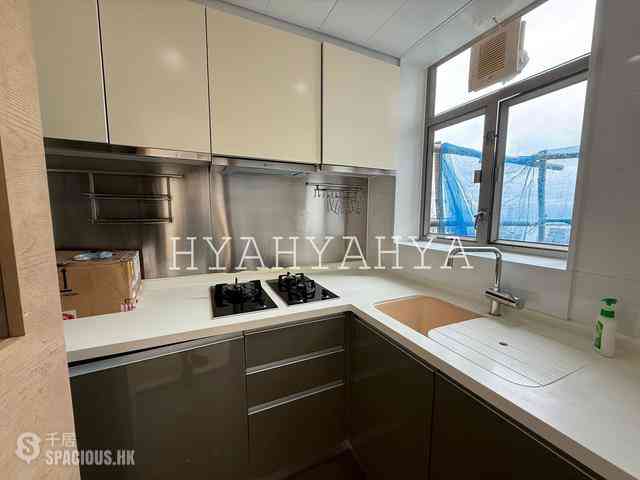 Sai Ying Pun - Island Crest 05