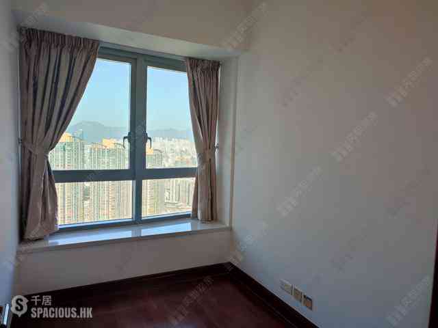 West Kowloon - The Harbourside Block 3 06