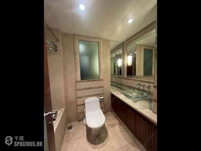 West Kowloon - The Harbourside Block 3 08