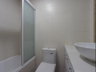 Mid Levels Central - Hillsborough Court Block 2 05