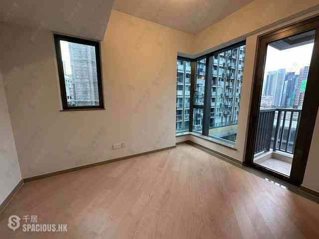 Wong Chuk Hang - The Southside Phase 1 Southland Tower 2A 01