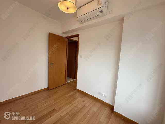Wan Chai - The Zenith 05