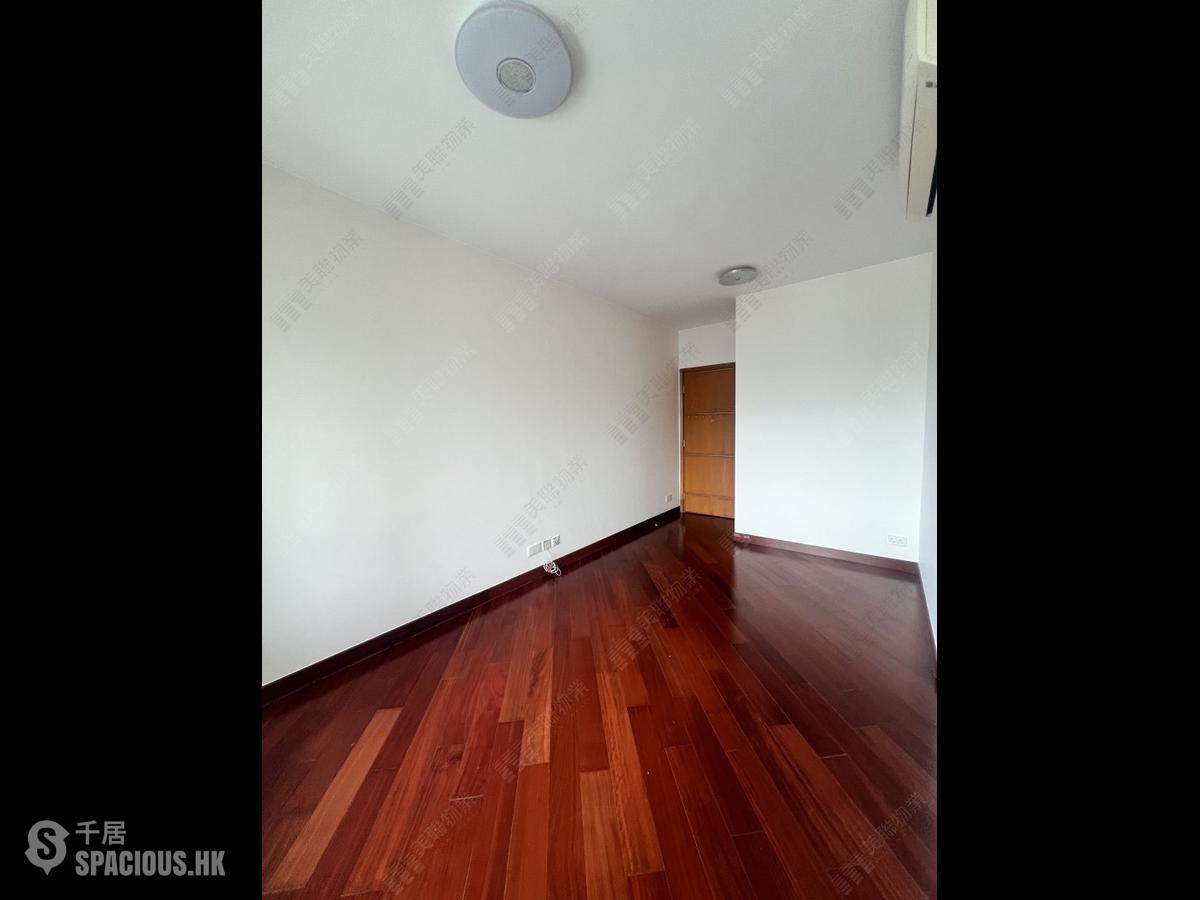 West Kowloon - The Arch Moon Tower (Block 2A) 01