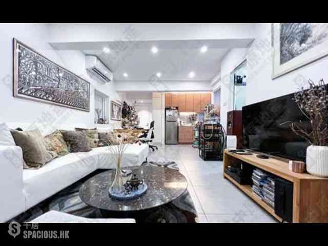 Soho - Tai Shing Building 01