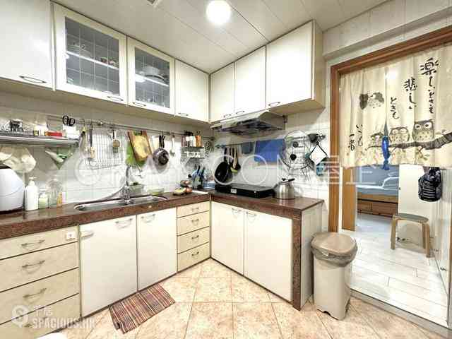 Pok Fu Lam - Baguio Villa Block 27 04