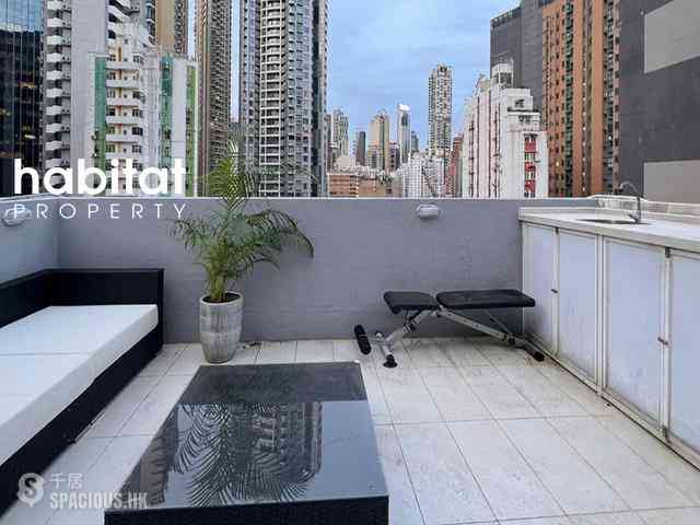 Wan Chai - Kin On Building 02