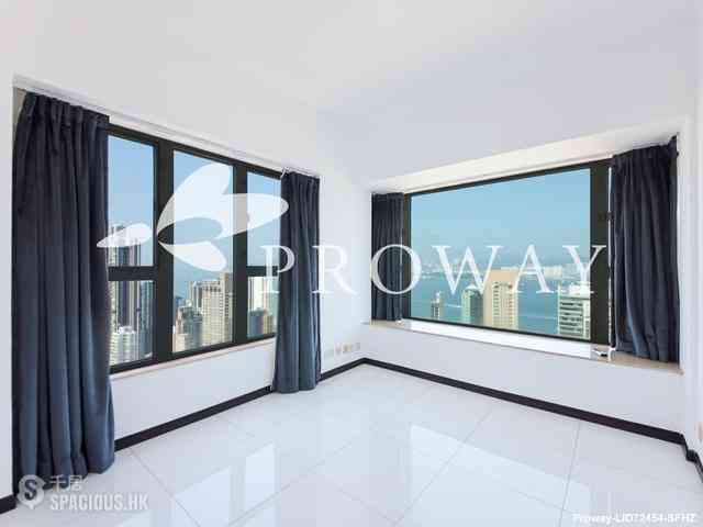 Sai Ying Pun - Centre Place 06
