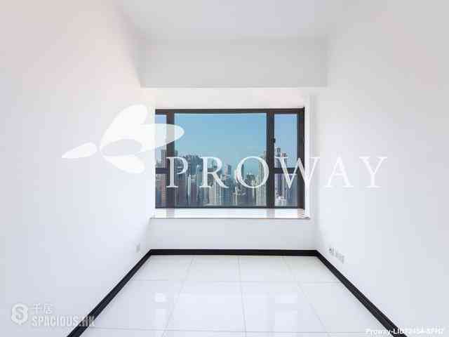 Sai Ying Pun - Centre Place 09
