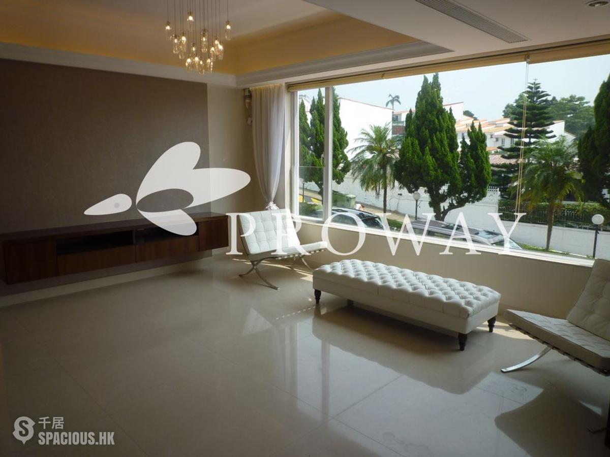 Clear Water Bay - Las Pinadas 01
