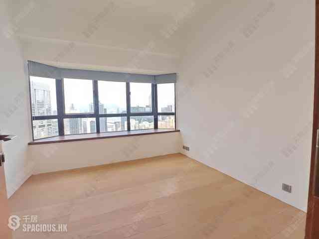 Mid Levels East - Bowen Place 10