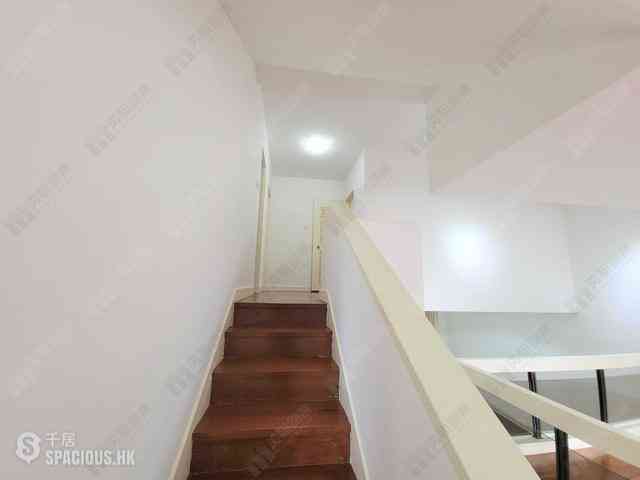 Mid Levels Central - May Tower Block 1 09