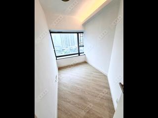 West Kowloon - Sorrento Phase 1 Block 6 07