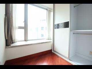 Wan Chai - The Avenue Phase 1 06