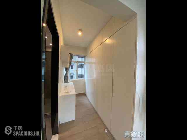 Sai Ying Pun - Golden Phoenix Court 05