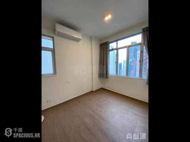 Sai Ying Pun - Golden Phoenix Court 01