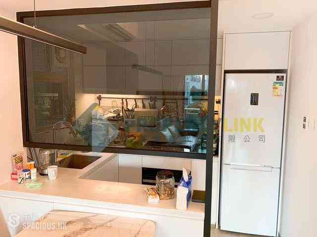 Sai Ying Pun - Centre Place 09