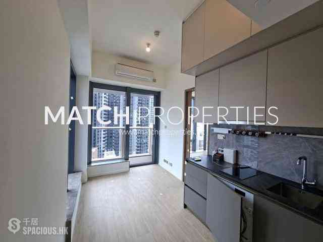 Sai Ying Pun - Des Voeux W Residence 01