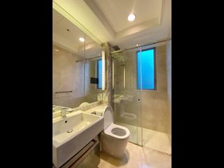 Wan Chai - The Avenue Phase 2 Block 2 03