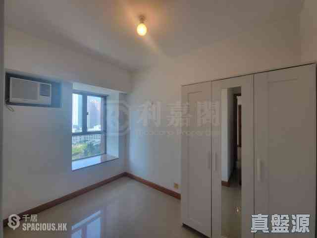 Tseung Kwan O - The Grandiose Block 3 07