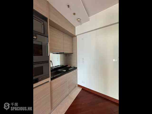 Wan Chai - The Avenue Phase 1 Block 5 01