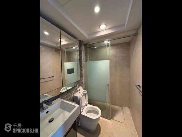 Wan Chai - The Avenue Phase 1 Block 5 02
