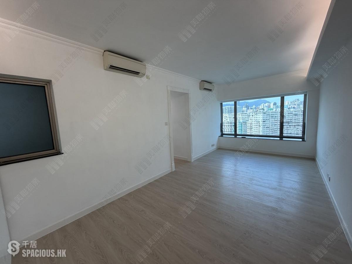 West Kowloon - Sorrento Phase 1 Block 6 01
