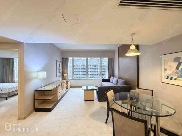 Wan Chai - Convention Plaza Apartments 06