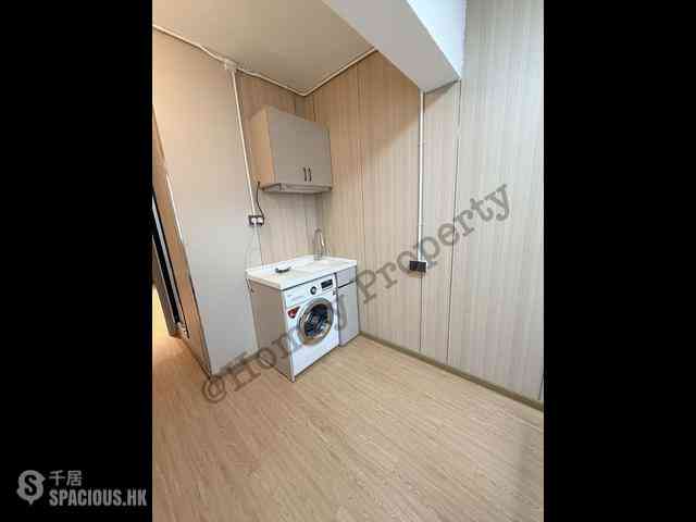 Wan Chai - King Sing Mansion 06