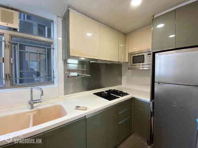 Sai Ying Pun - Island Crest 05