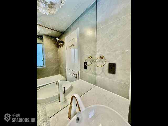 Tsim Sha Tsui - The Victoria Towers 04