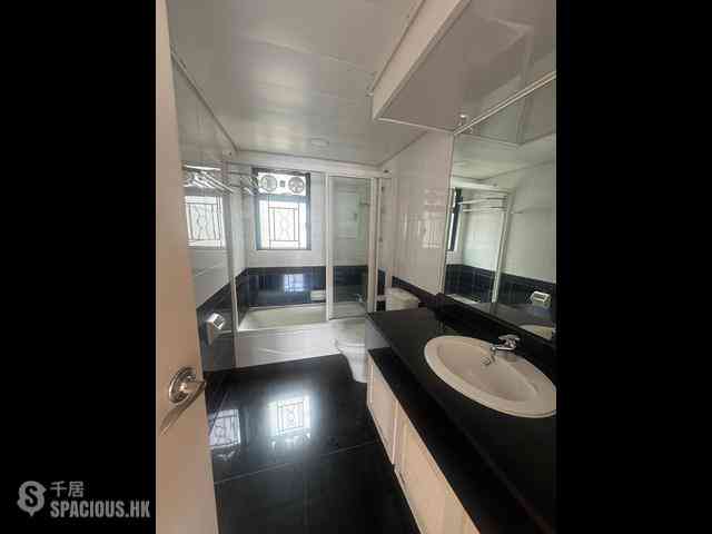 Mid Levels Central - The Grand Panorama Block 2 08