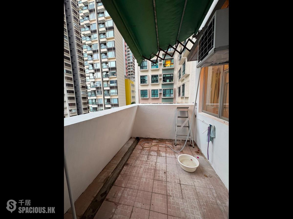 Soho - King Ho Building 01