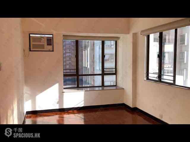 Mid Levels Central - Excelsior Court 02