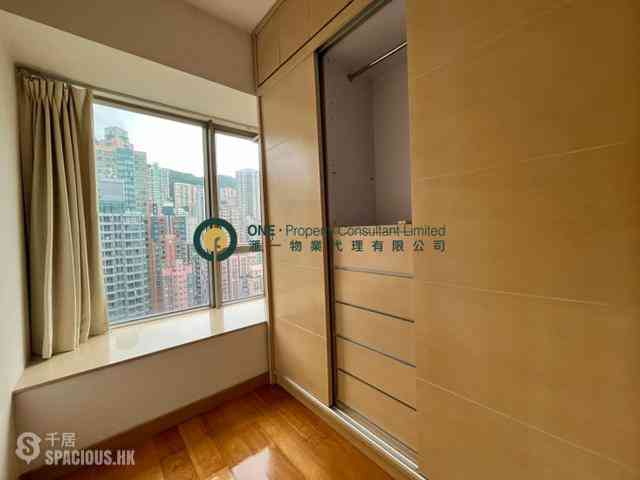 Sai Ying Pun - Island Crest 06