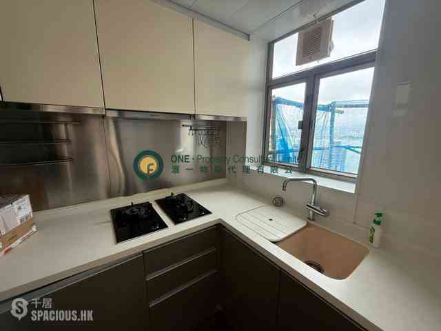 Sai Ying Pun - Island Crest 03
