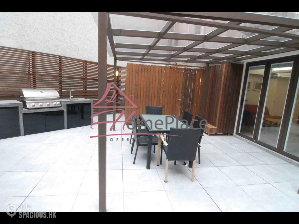Sai Ying Pun - Golden Phoenix Court 01