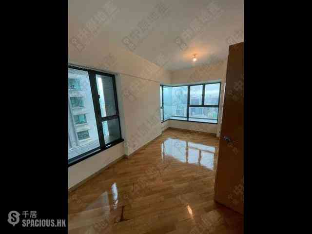 Mid Levels West - 80 Robinson Road 02
