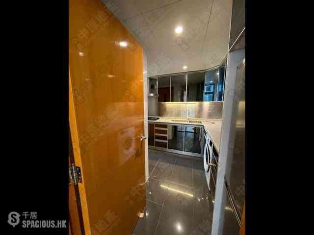 Mid Levels West - 80 Robinson Road 10