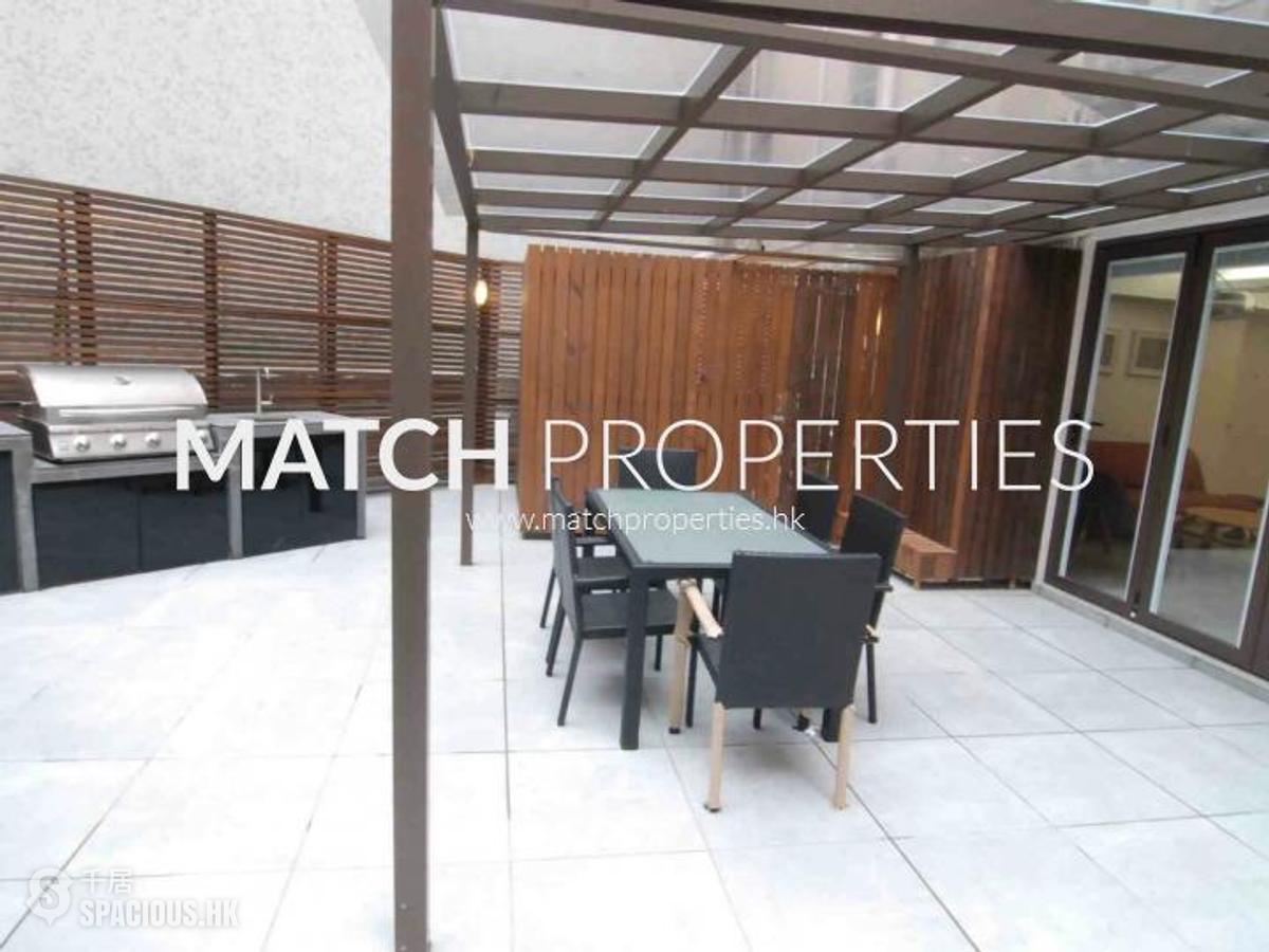 Sai Ying Pun - Golden Phoenix Court 01